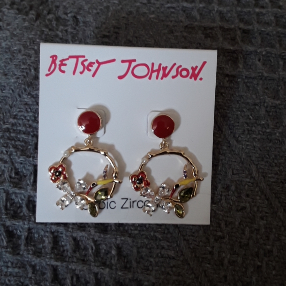 NWT  Betsey Johnson CZ FLOWER HUMMINGBIRD EARRINGS - Picture 5 of 8